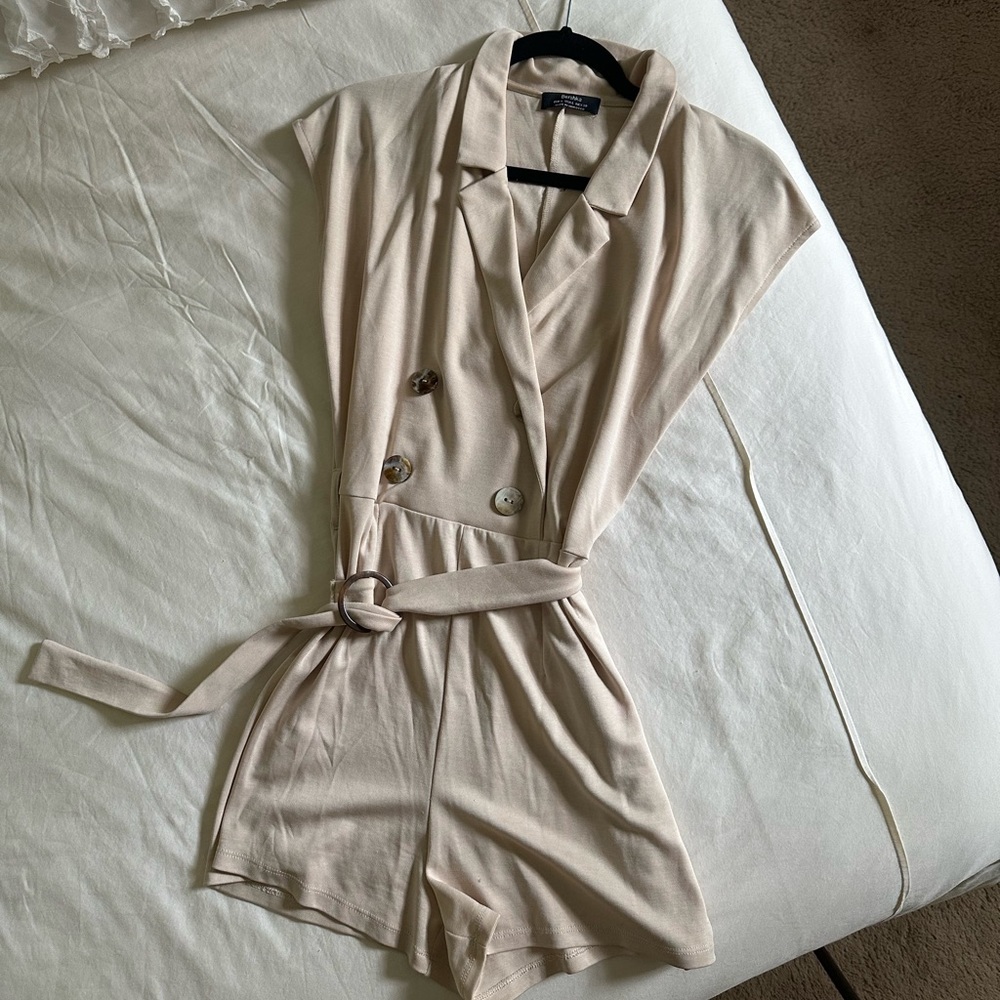 Bershka Size L cream button romper.